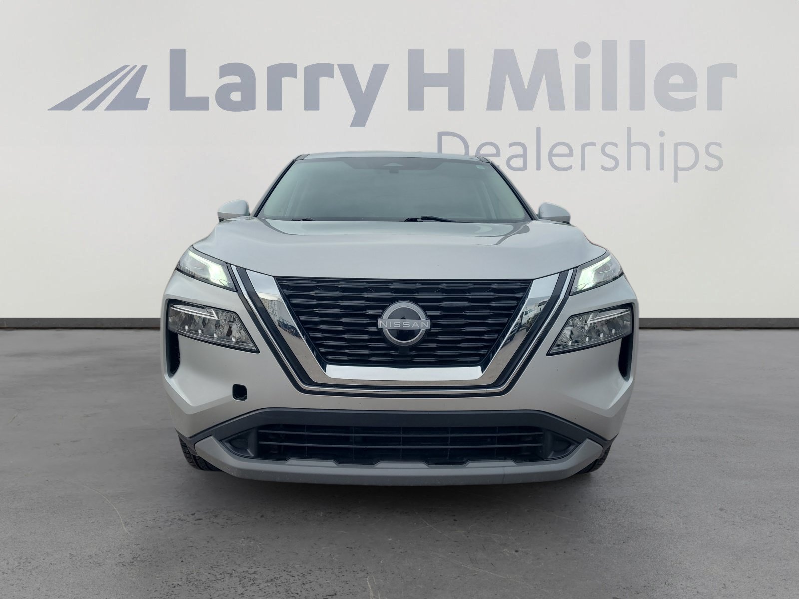 Used 2023 Nissan Rogue SV AWD/4WD image 8