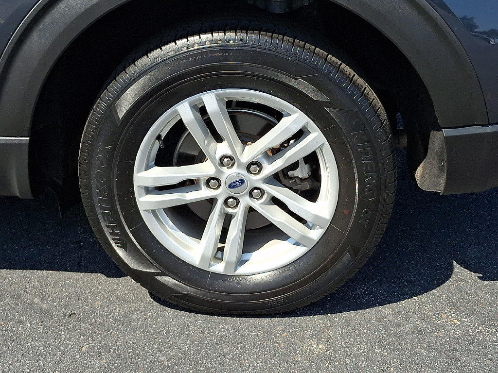 Used 2024 Ford Explorer XLT AWD/4WD image 8