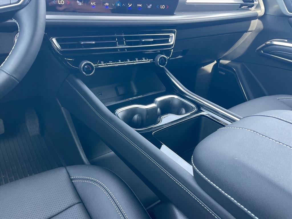 New 2026 Chevrolet Traverse LT w/ Enhanced Driving Package FWD image 17