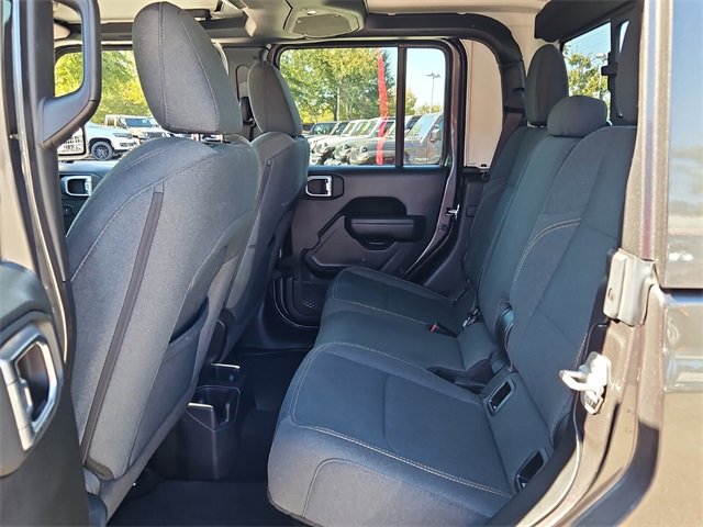 Used 2024 Jeep Gladiator Sport image 8