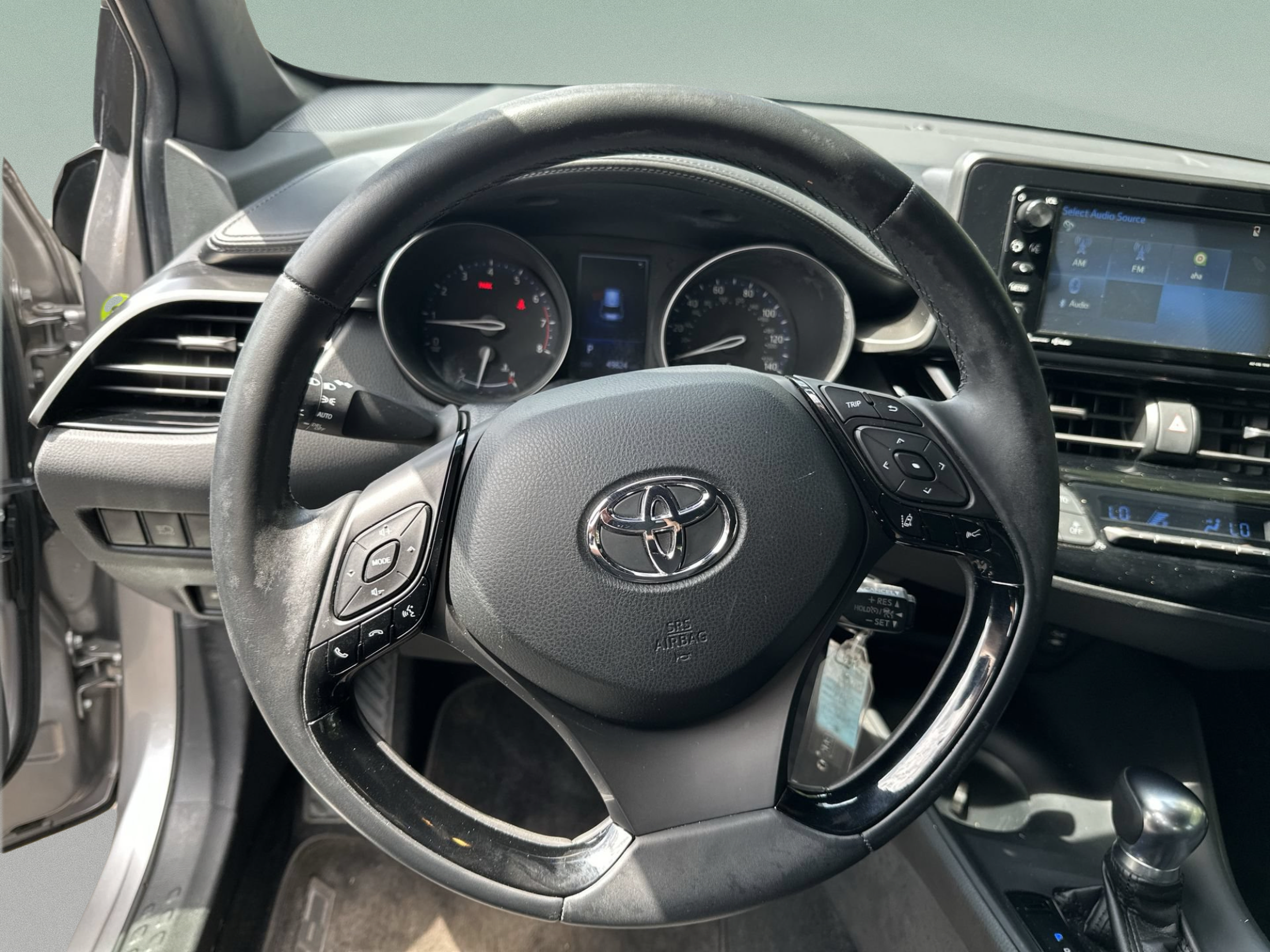 Used 2018 Toyota C-HR XLE FWD image 11
