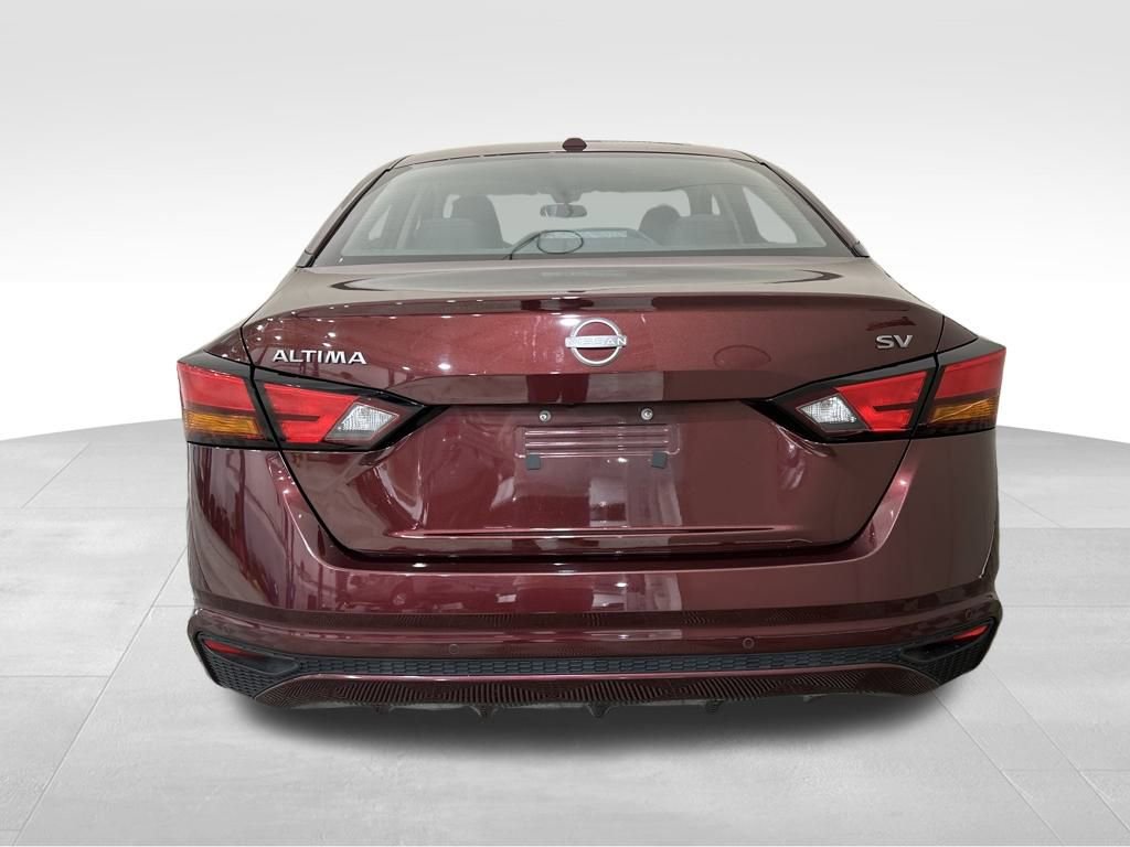 Used 2024 Nissan Altima 2.5 SV image 4
