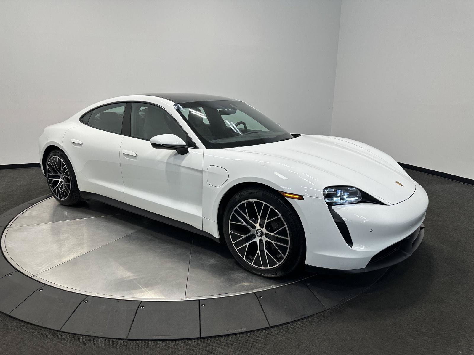 Used 2021 Porsche Taycan RWD image 9