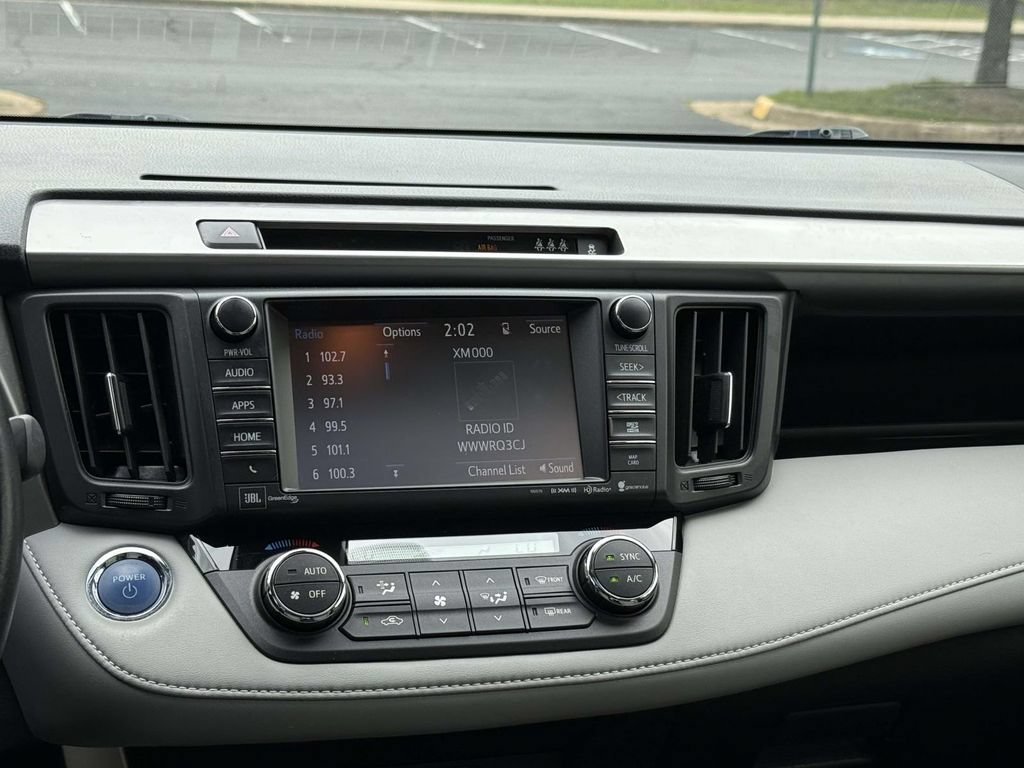 Used 2017 Toyota RAV4 Limited AWD/4WD image 10