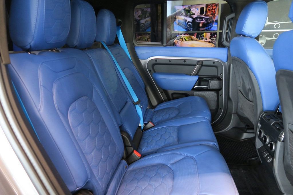 Used 2024 Land Rover Defender 110 X-Dynamic SE image 34