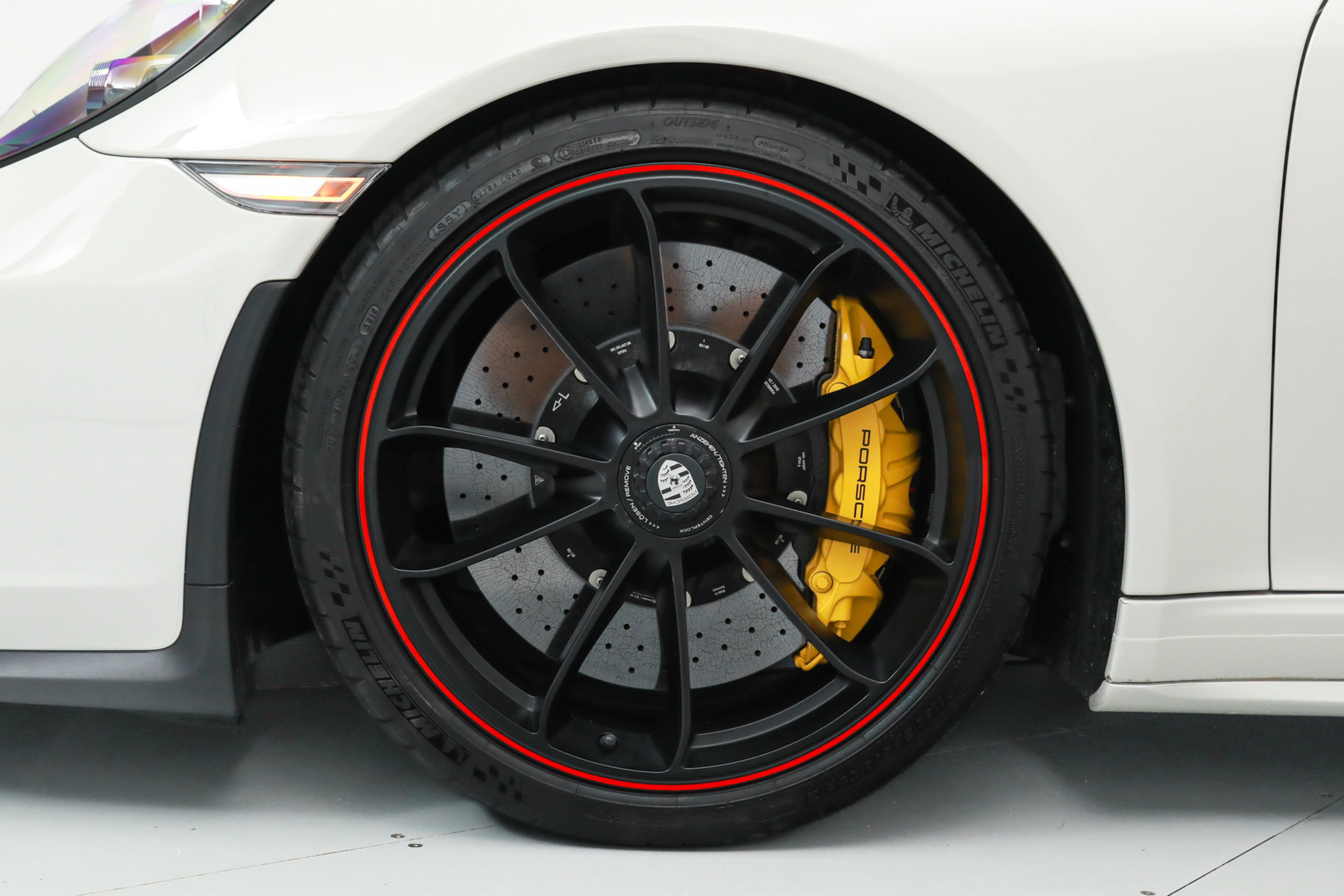 Used 2019 Porsche 911 Speedster RWD image 39