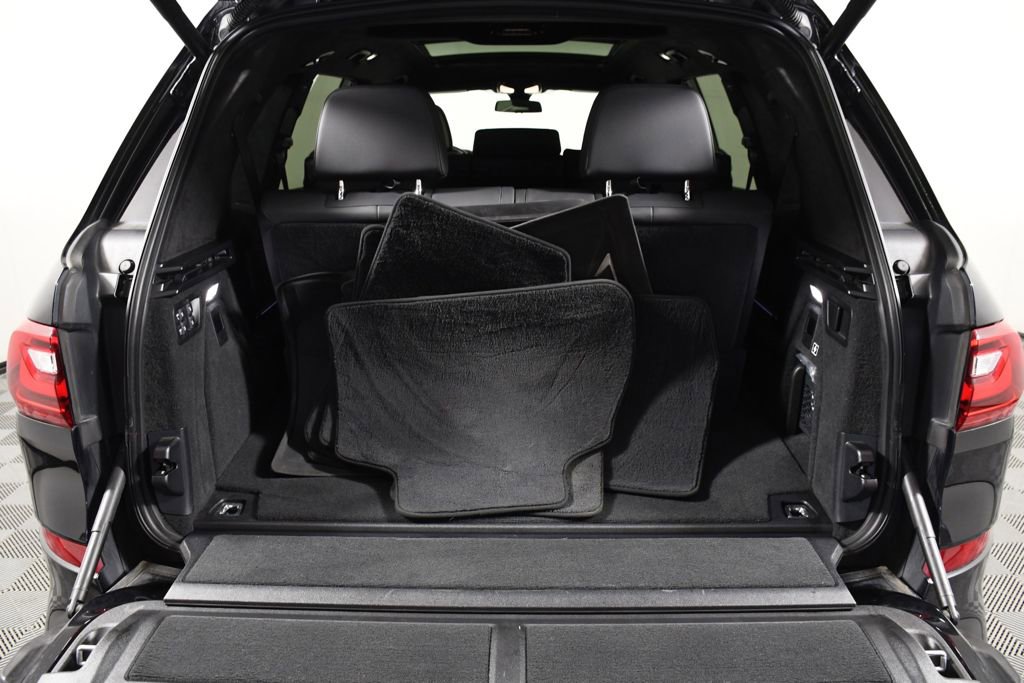 Used 2021 BMW X7 M50i w/ Cold Weather Package AWD/4WD image 14