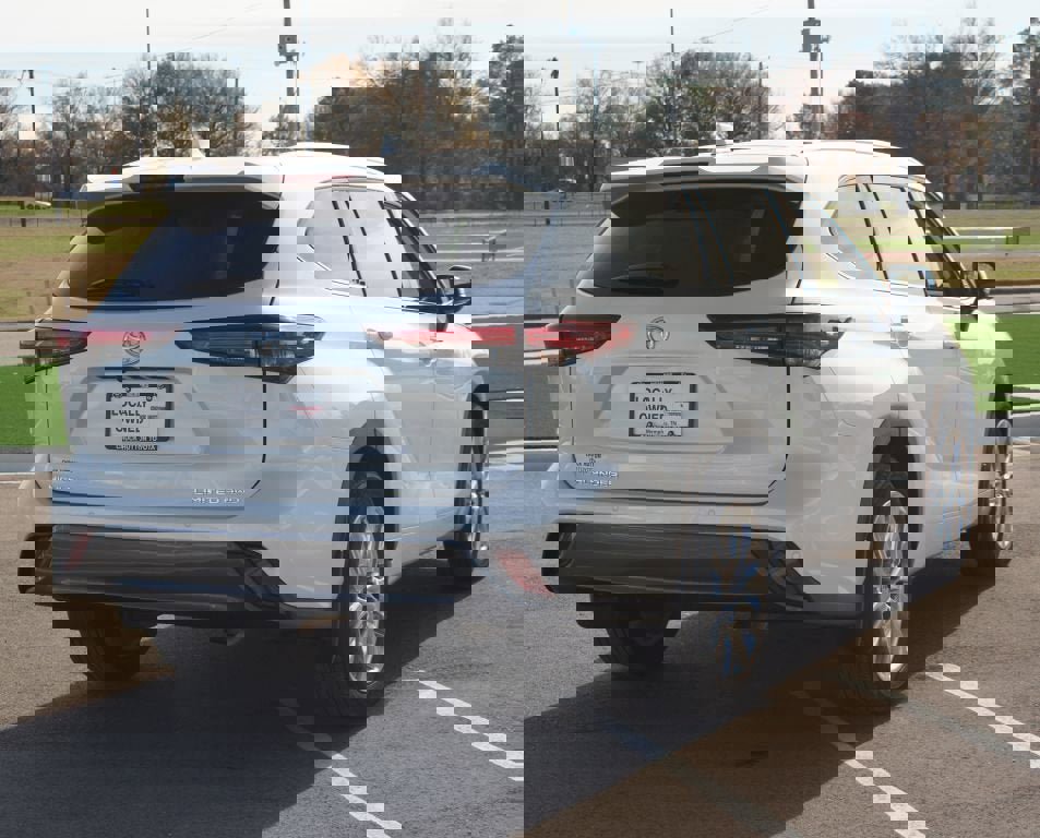 Used 2025 Toyota Highlander Limited image 21