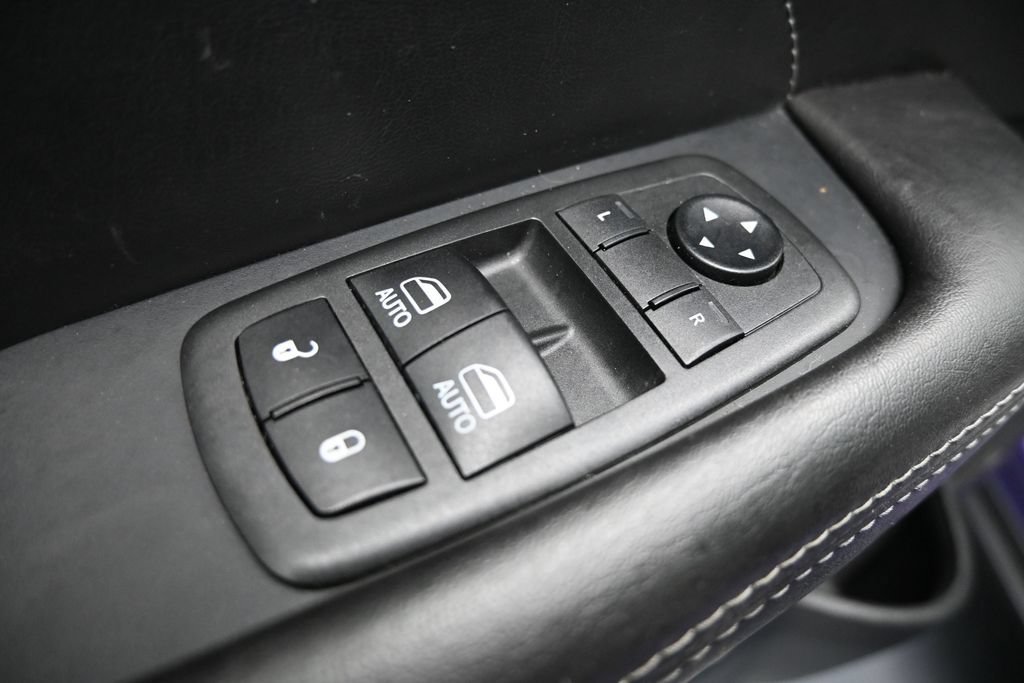 Used 2019 Dodge Challenger R/T Scat Pack w/ T/A Package RWD image 11