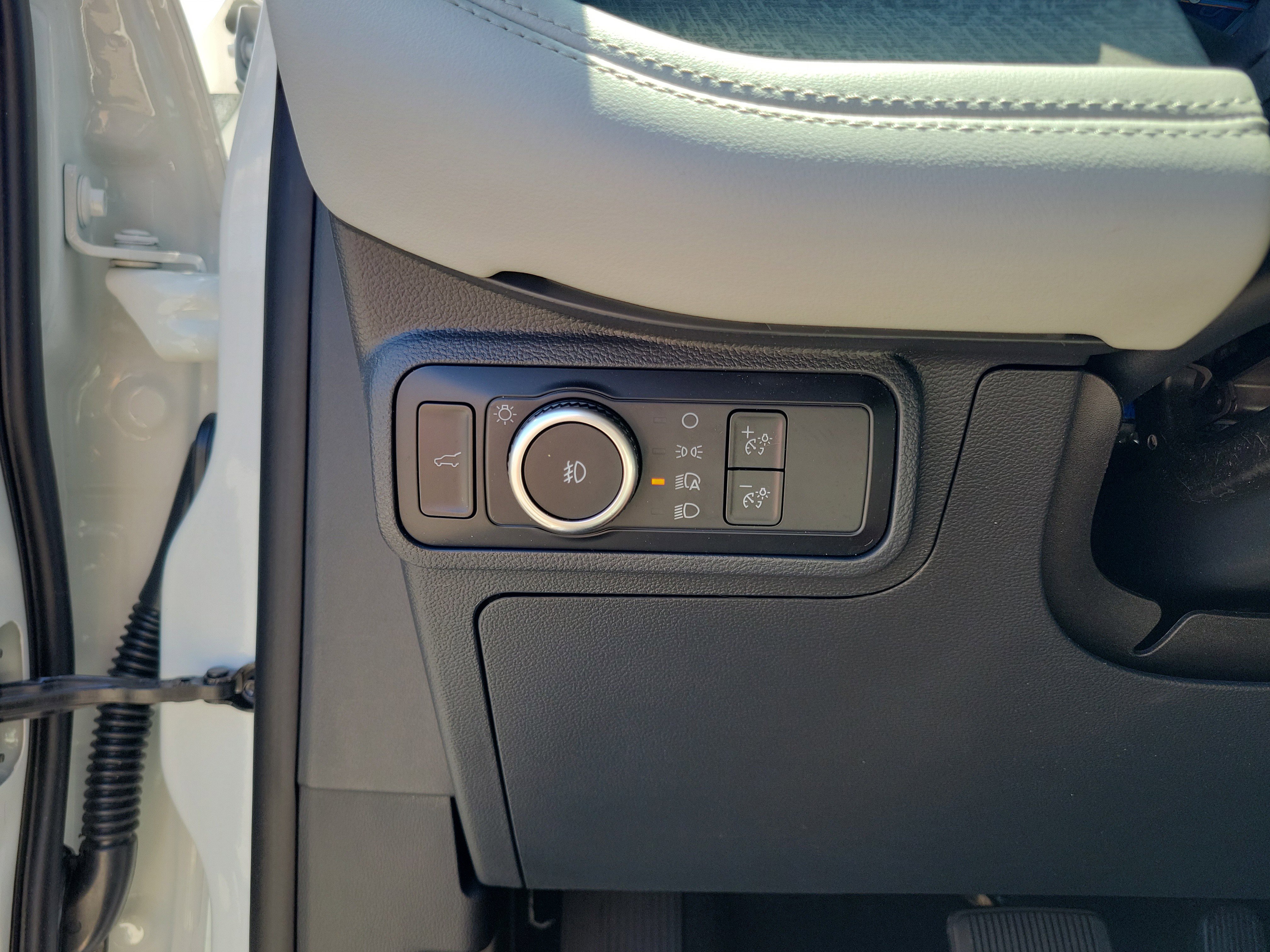 Used 2025 Ford Explorer Platinum w/ Ultimate Package image 10