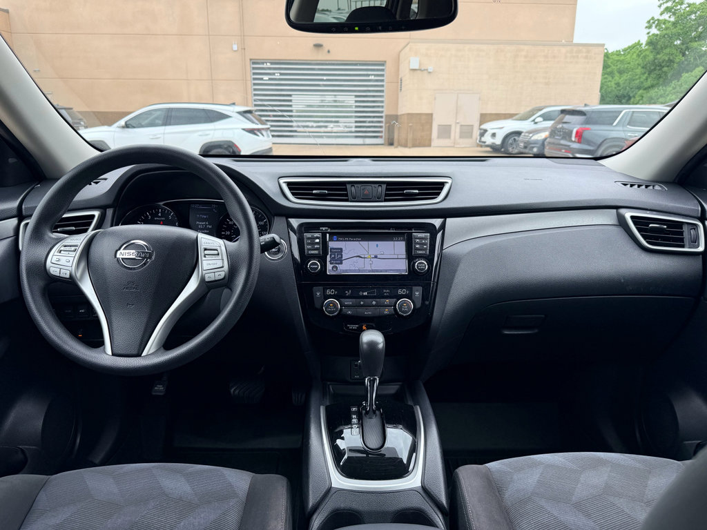 Used 2016 Nissan Rogue SV w/ SV Premium Package FWD image 13