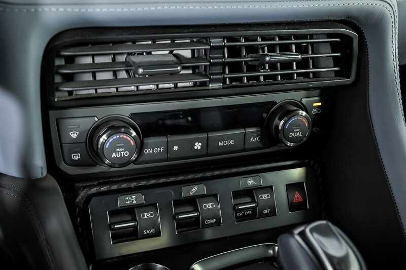 Used 2020 Nissan GT-R Premium AWD/4WD image 34