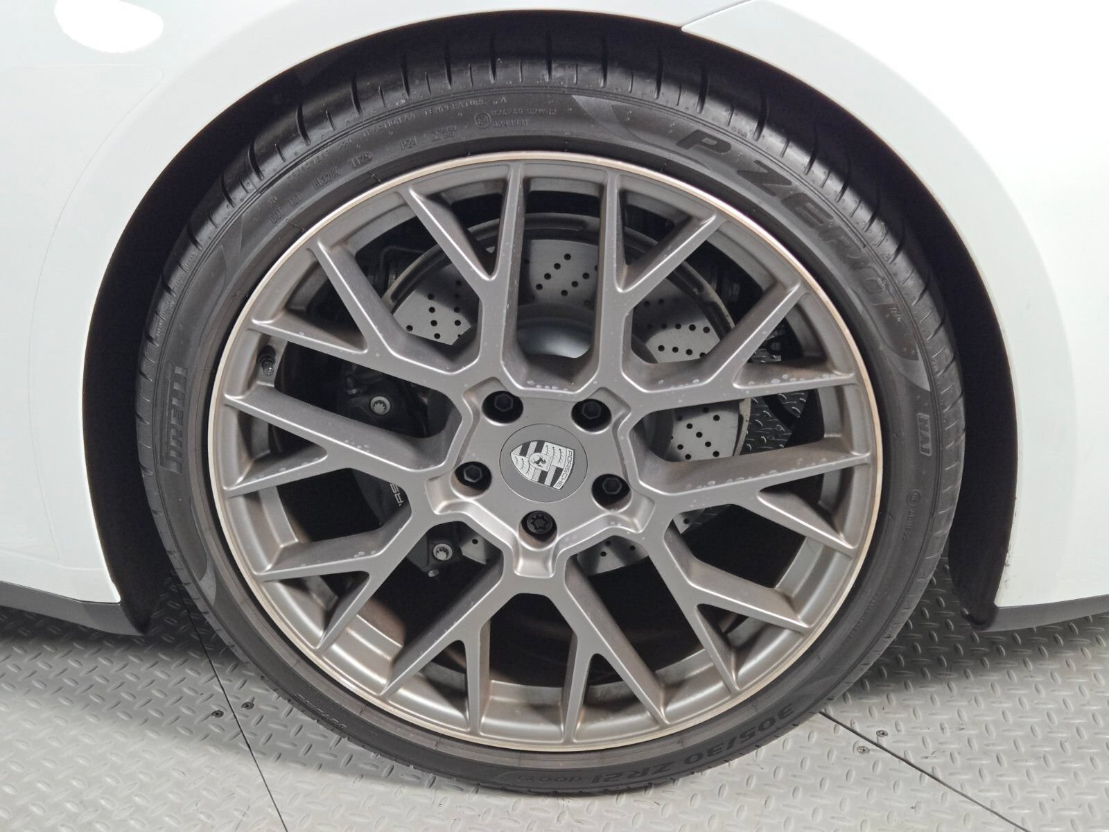 Used 2025 Porsche 911 Carrera RWD image 10