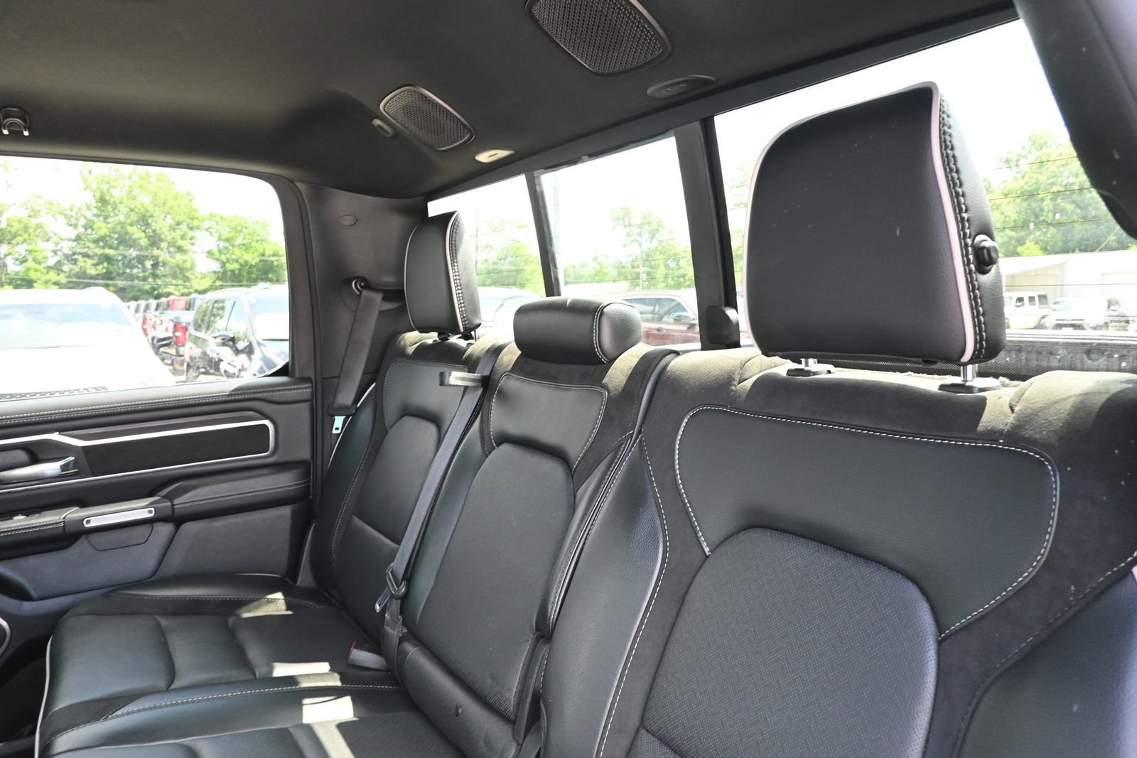 Used 2025 RAM 1500 Laramie AWD/4WD image 32