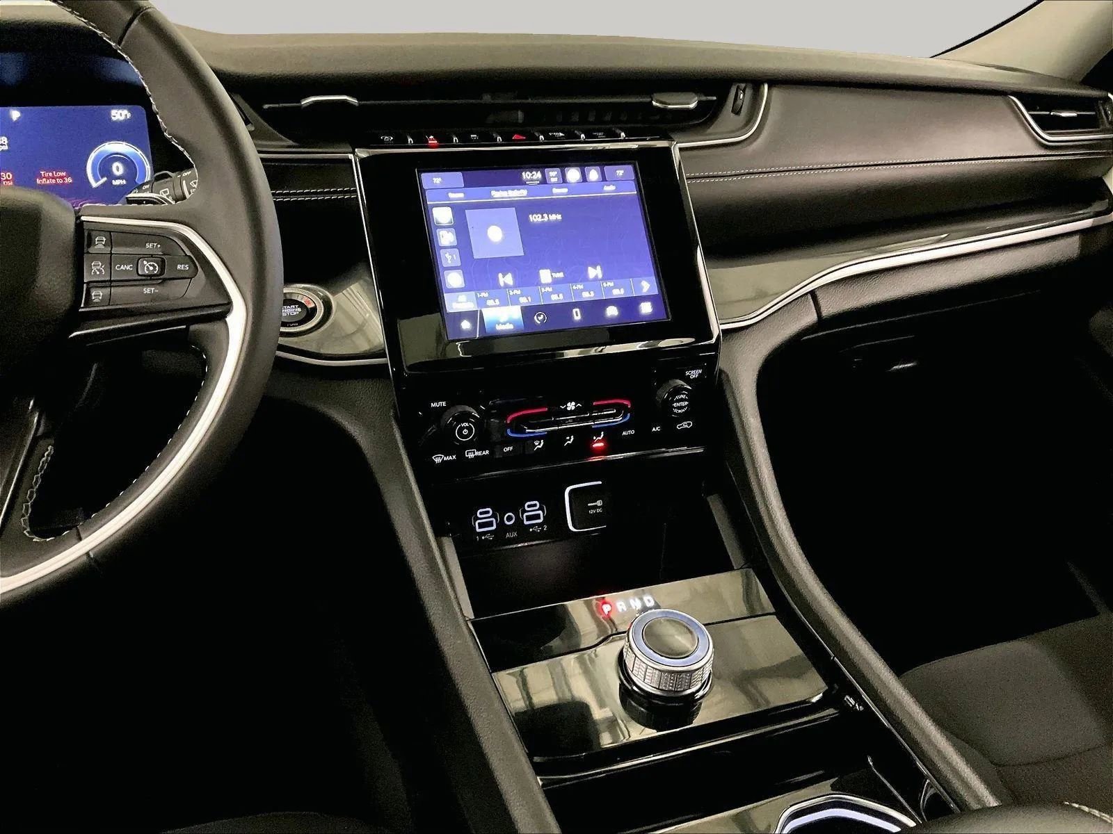 Used 2023 Jeep Grand Cherokee Laredo image 6