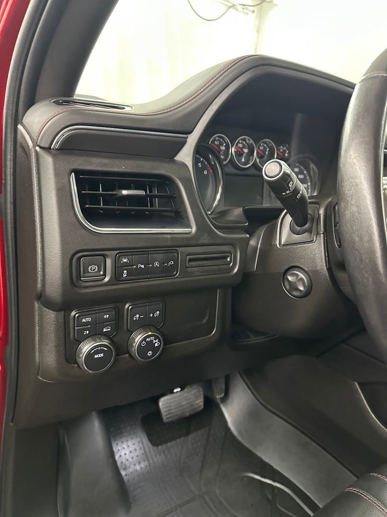 Used 2021 Chevrolet Suburban RST w/ Luxury Package AWD/4WD image 14