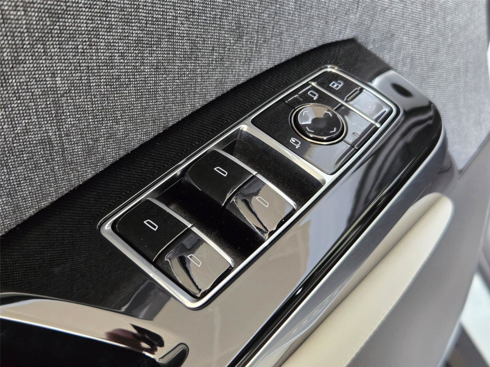 New 2026 Cadillac Escalade ESV Platinum Sport w/ LPO, Floor Liner Package AWD/4WD image 27