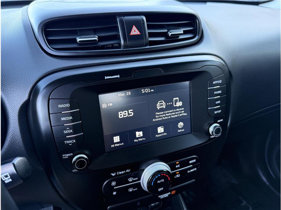 Used 2019 Kia Soul + image 12