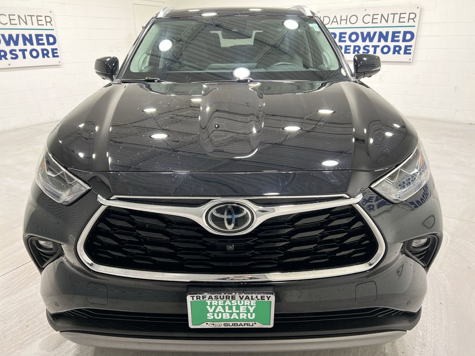 Used 2023 Toyota Highlander Platinum image 3