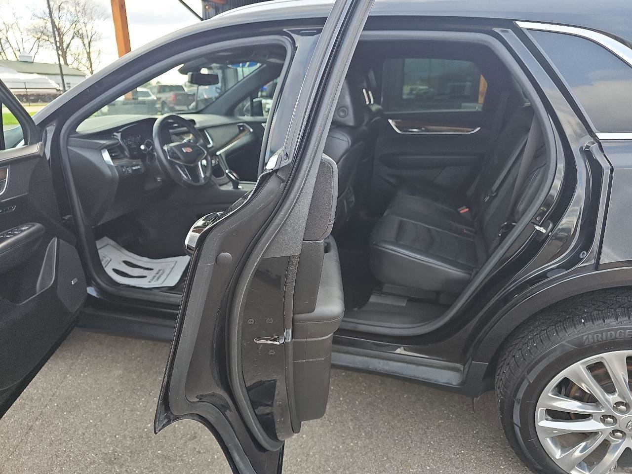 Used 2017 Cadillac XT5 Platinum AWD/4WD image 10