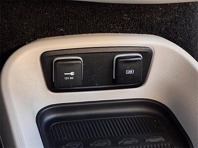 Used 2019 Chrysler Pacifica Limited w/ Advanced Safetytec Group image 12