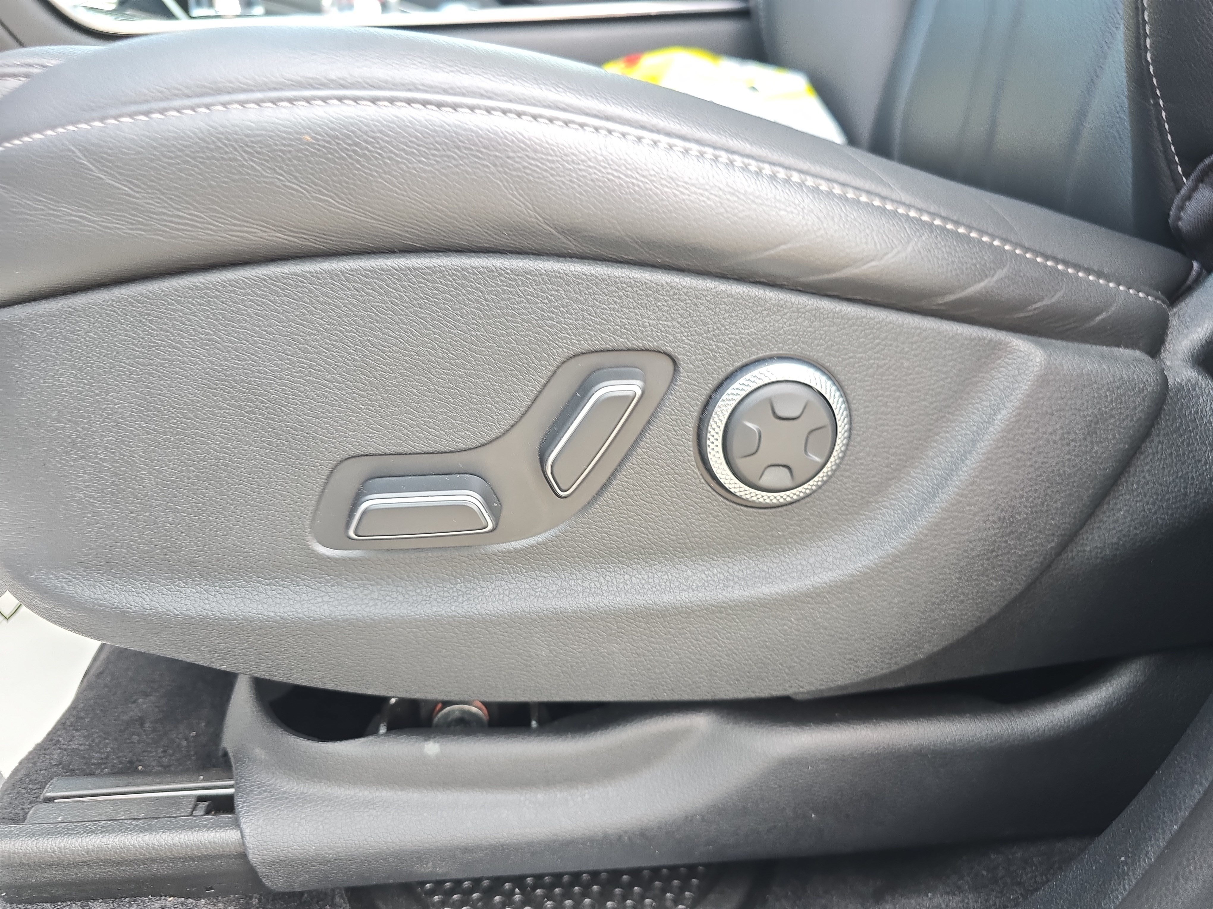 Used 2025 Genesis GV80 2.5T Standard AWD/4WD image 27