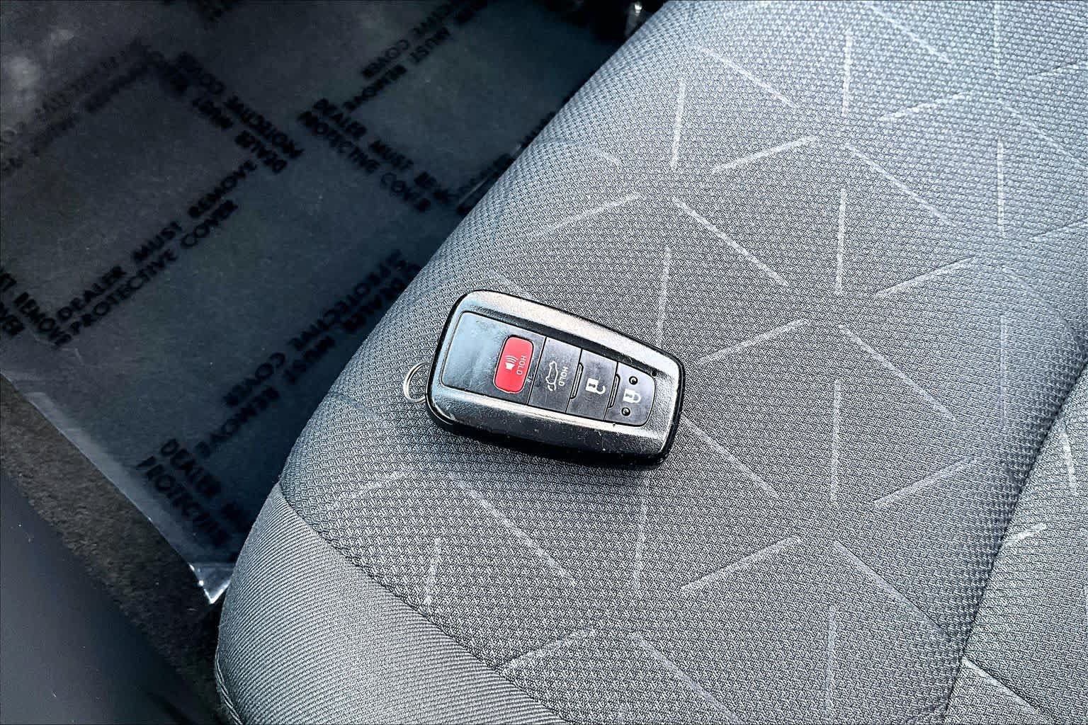 Used 2019 Toyota RAV4 XLE w/ Convenience Package AWD/4WD image 15