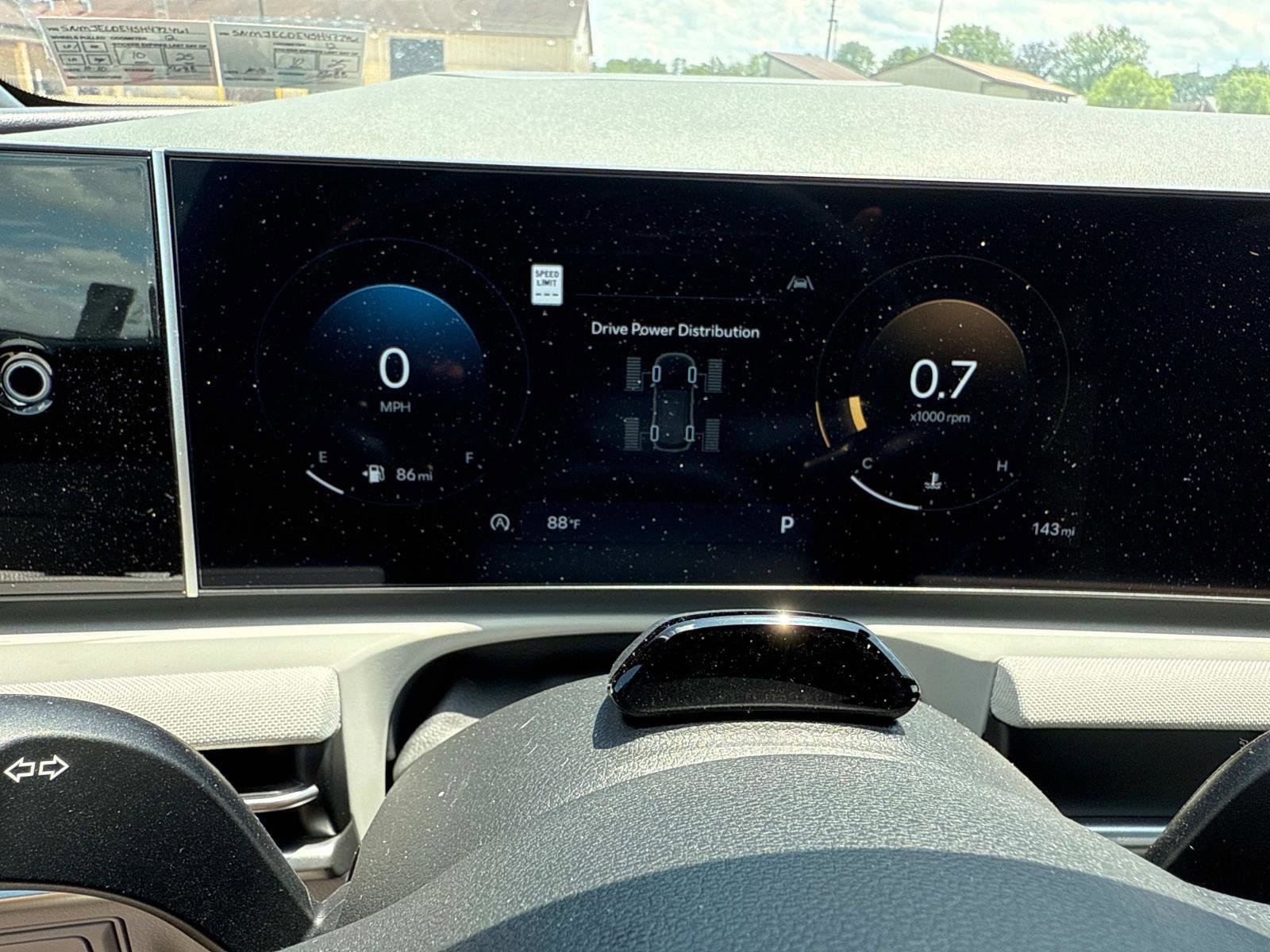 New 2025 Hyundai Tucson Limited image 9