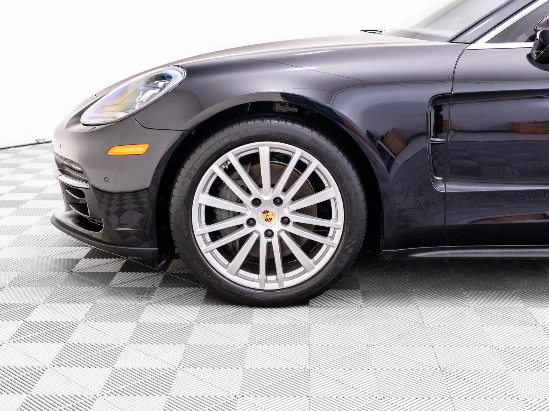 Used 2017 Porsche Panamera 4S image 33