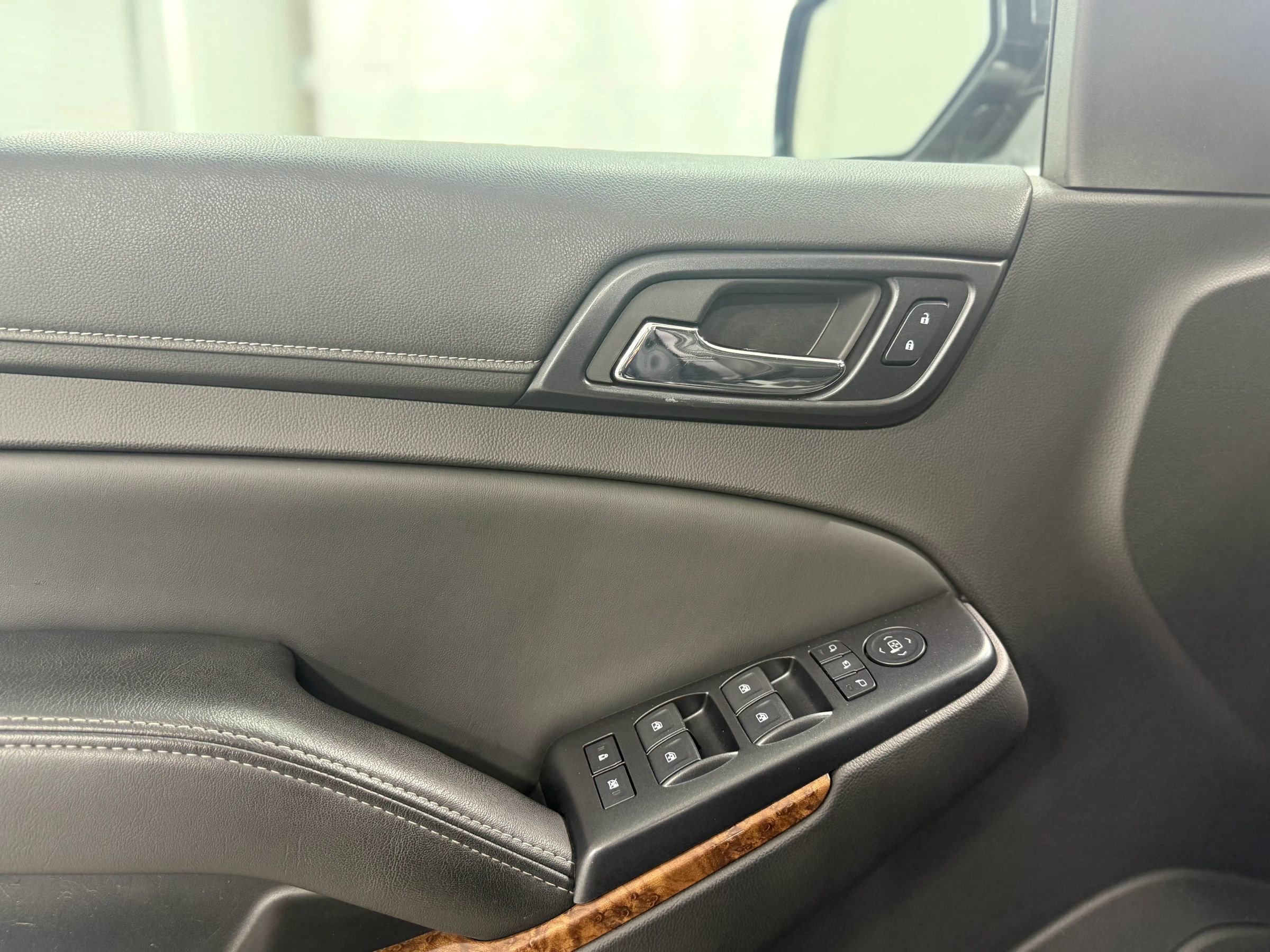 Used 2015 Chevrolet Tahoe LTZ image 12