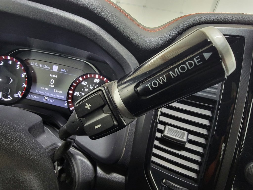 Used 2022 Nissan Titan PRO-4X w/ Pro-4x Convenience Package AWD/4WD image 17