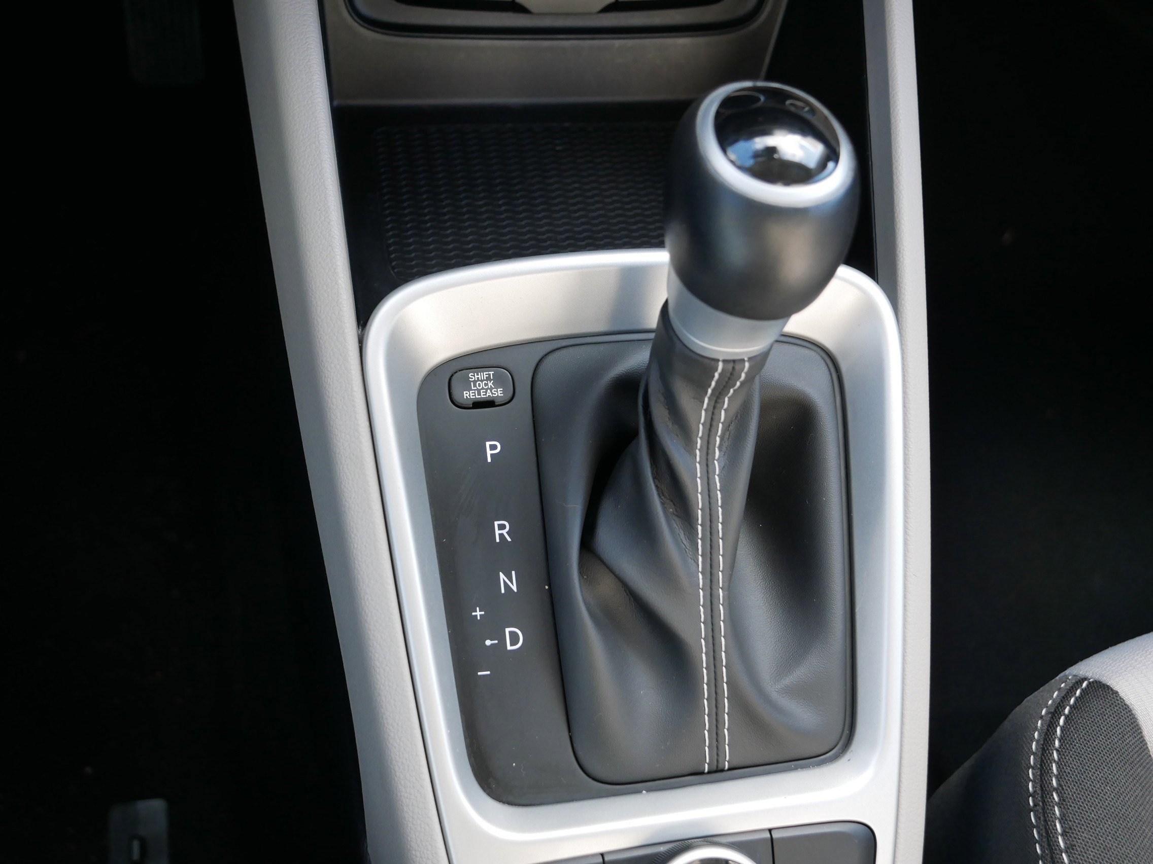 Certified 2023 Hyundai Venue SEL FWD image 24