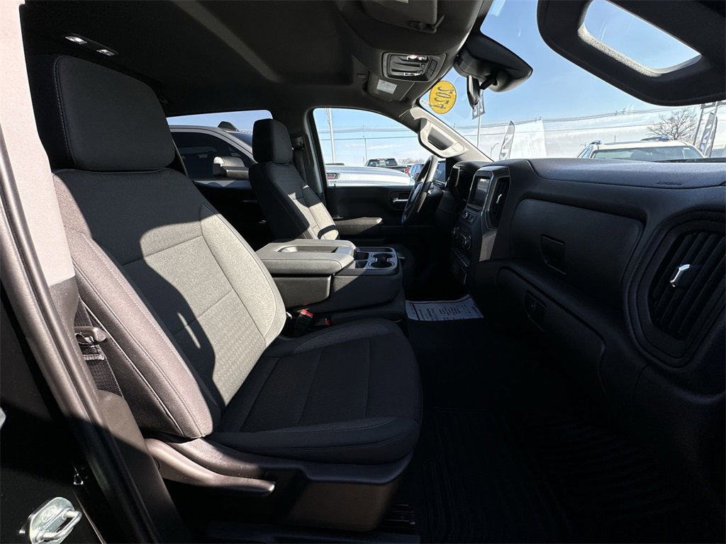 Used 2024 Chevrolet Silverado 1500 Custom w/ Turbomax Blackout Package image 15