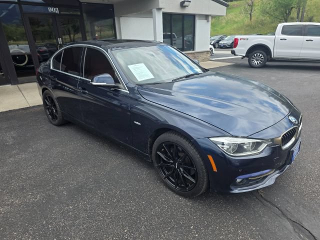Used 2017 BMW 330i xDrive Sedan AWD/4WD image 3