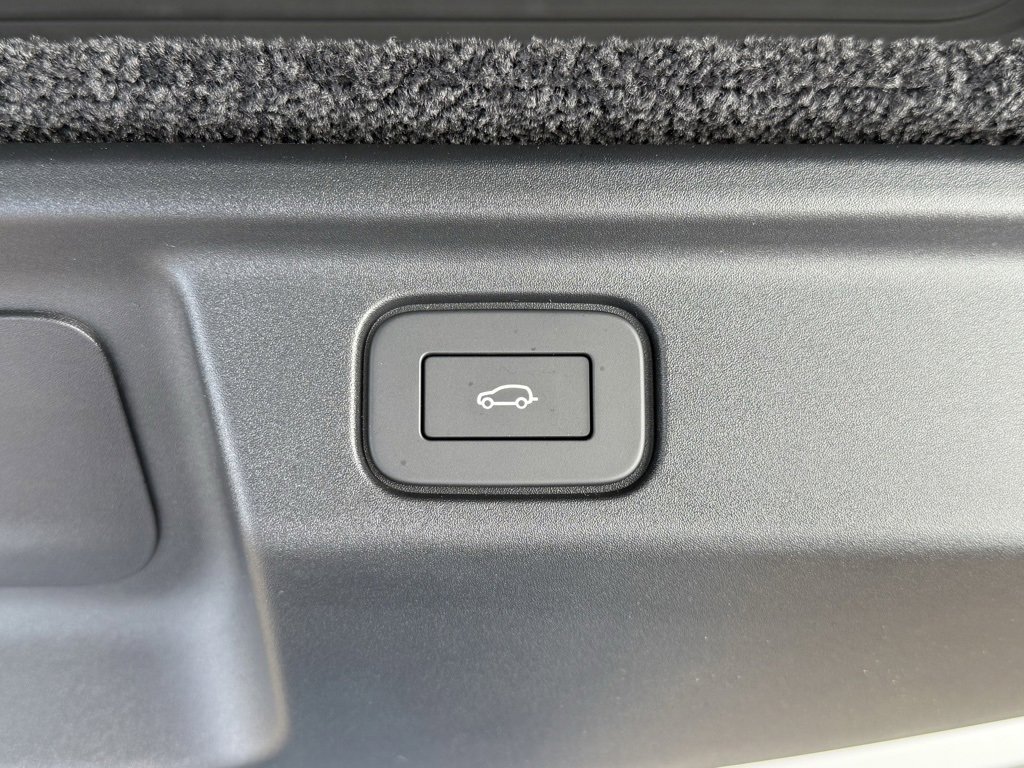 New 2025 Land Rover Range Rover SE image 36