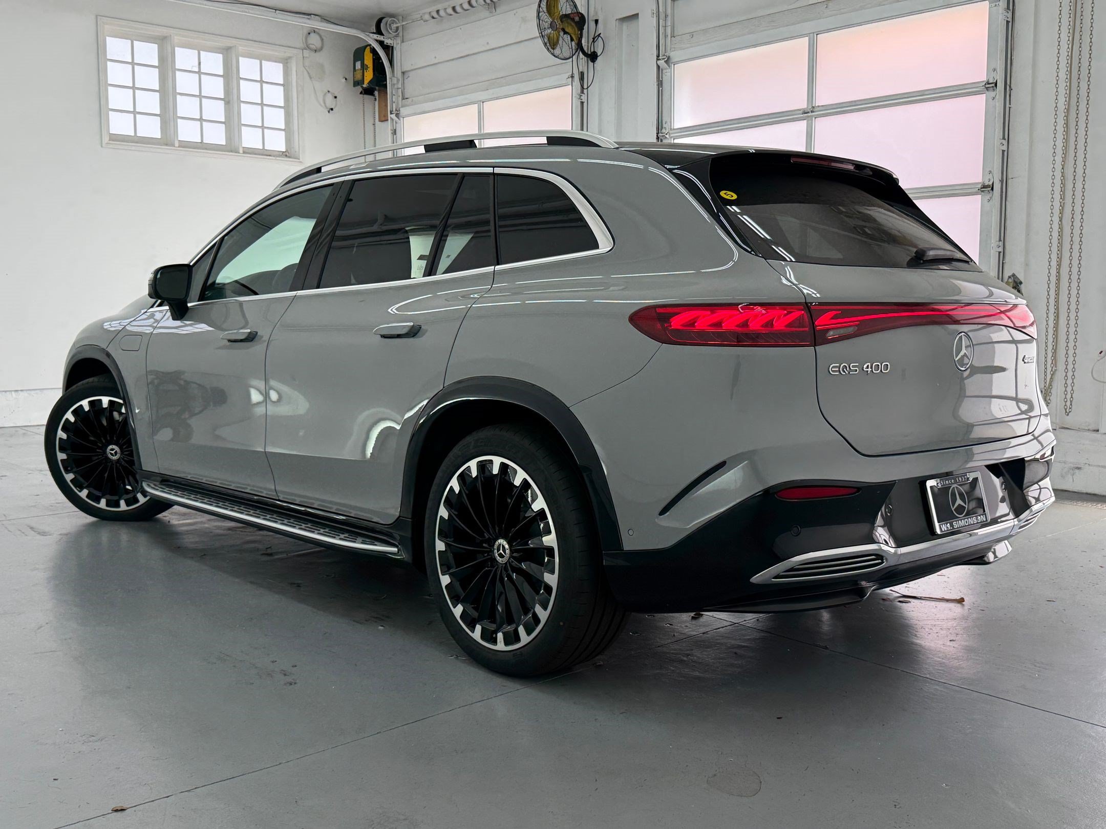 New 2027 Mercedes-Benz EQS 400 4MATIC SUV image 3