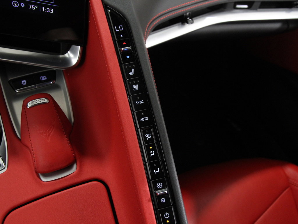 Used 2021 Chevrolet Corvette Stingray Preferred Cpe w/ Z51 Performance Package image 21