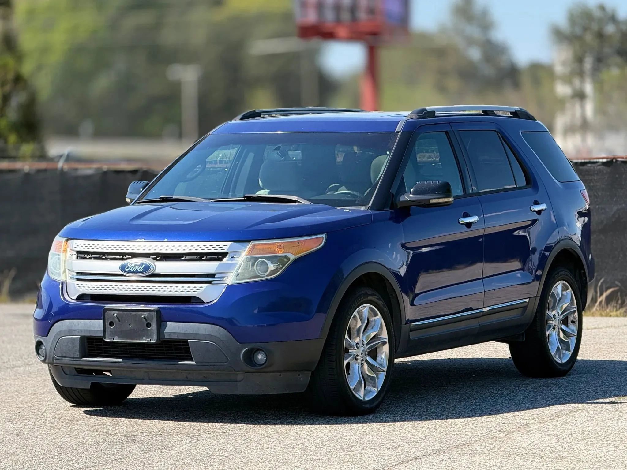 Used 2013 Ford Explorer XLT AWD/4WD image 6