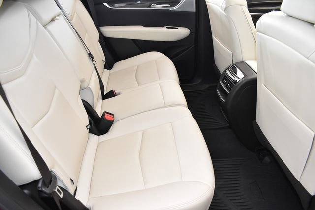 Used 2023 Cadillac XT5 Sportv w/ Technology Package image 12