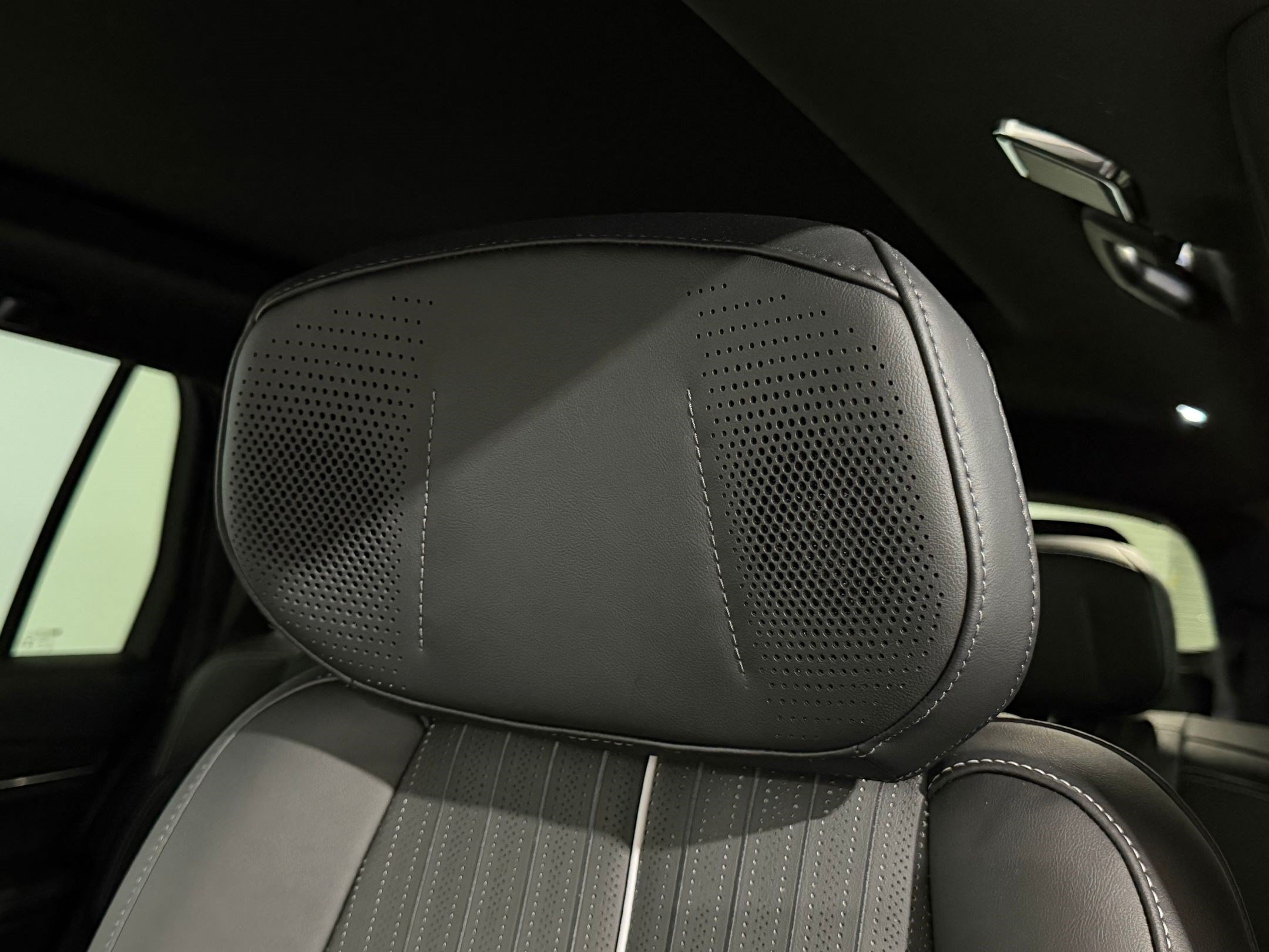 New 2026 Cadillac Vistiq Sport AWD/4WD image 33