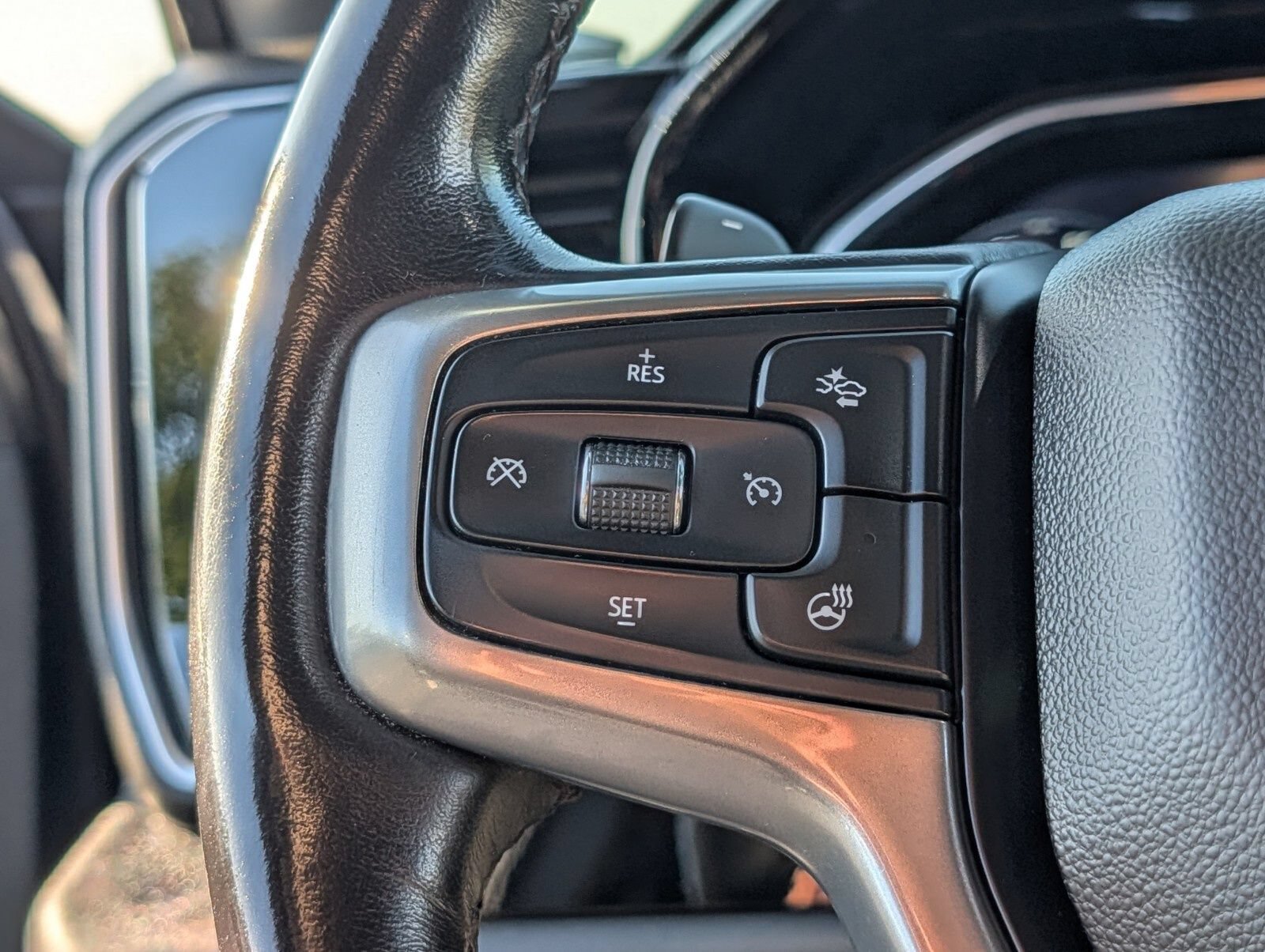 Used 2022 Chevrolet Silverado 1500 LT RWD image 33