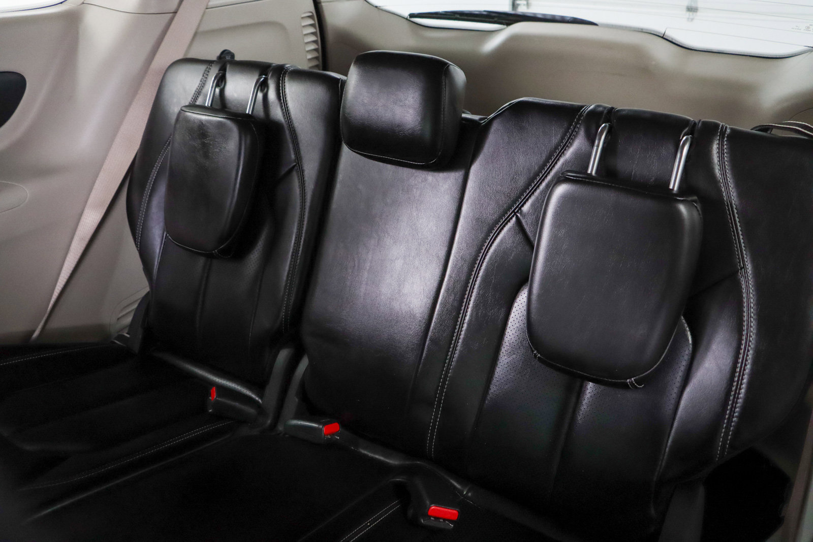 Used 2023 Chrysler Pacifica Touring-L image 26