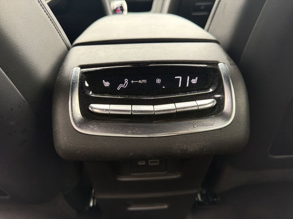Used 2023 Cadillac XT6 Premium Luxury image 22