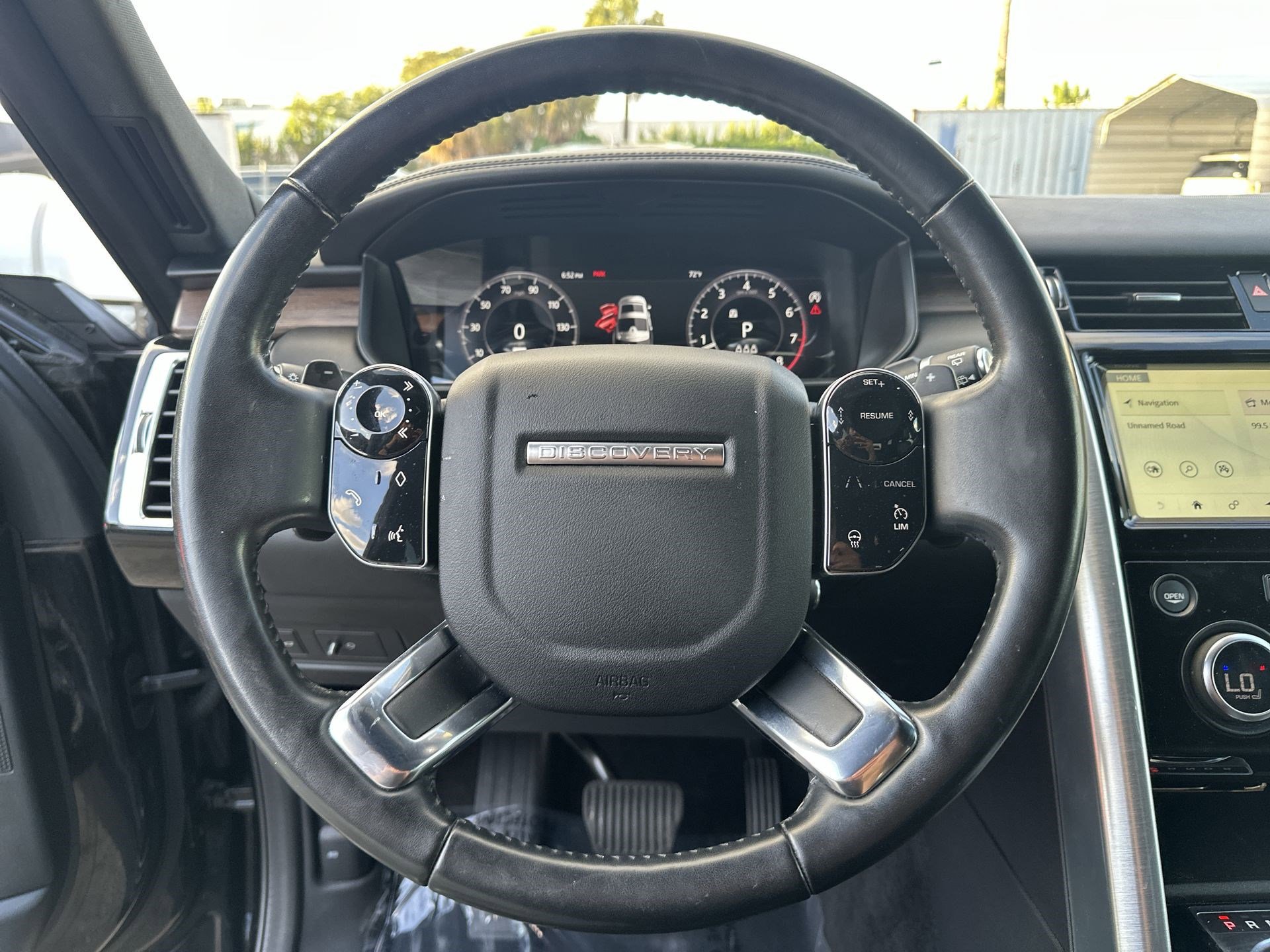 Used 2020 Land Rover Discovery HSE Luxury AWD/4WD image 11