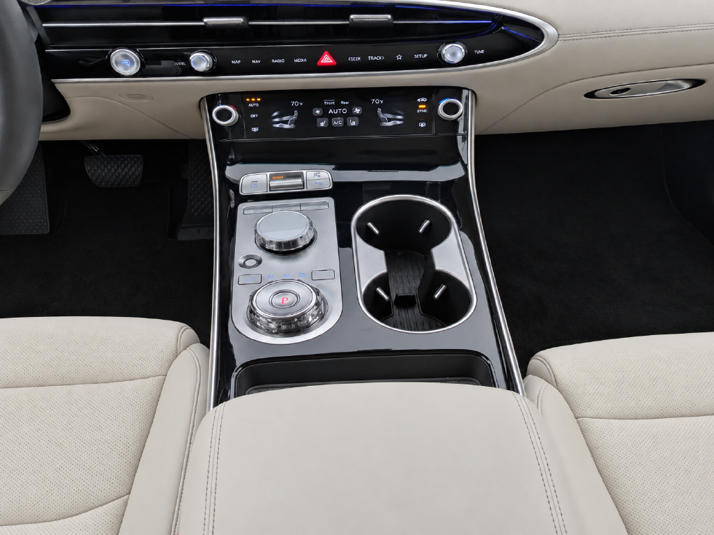 Certified 2026 Genesis GV70 2.5T AWD/4WD image 13