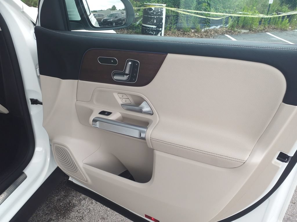 Certified 2023 Mercedes-Benz GLB 250 4MATIC w/ Premium Package image 11