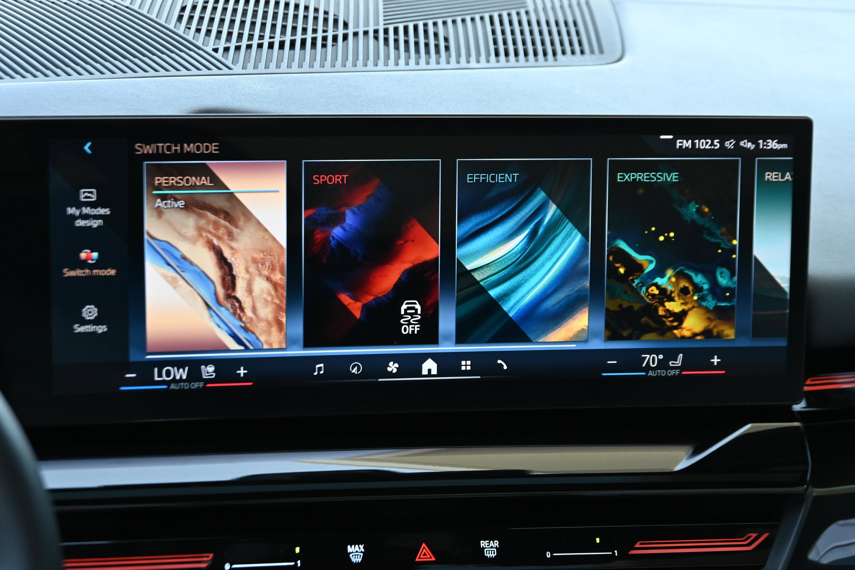 Certified 2024 BMW 530i w/ Convenience Package image 32