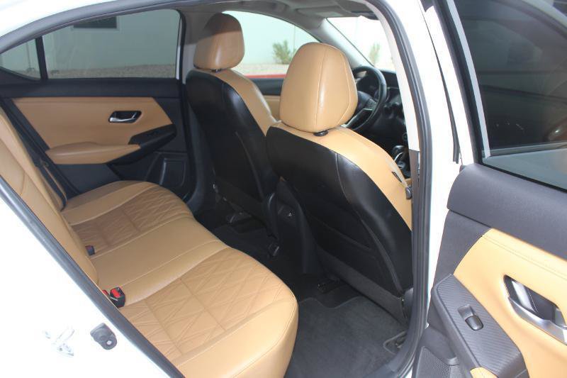 Used 2022 Nissan Sentra SV w/ SV Premium Package FWD image 17