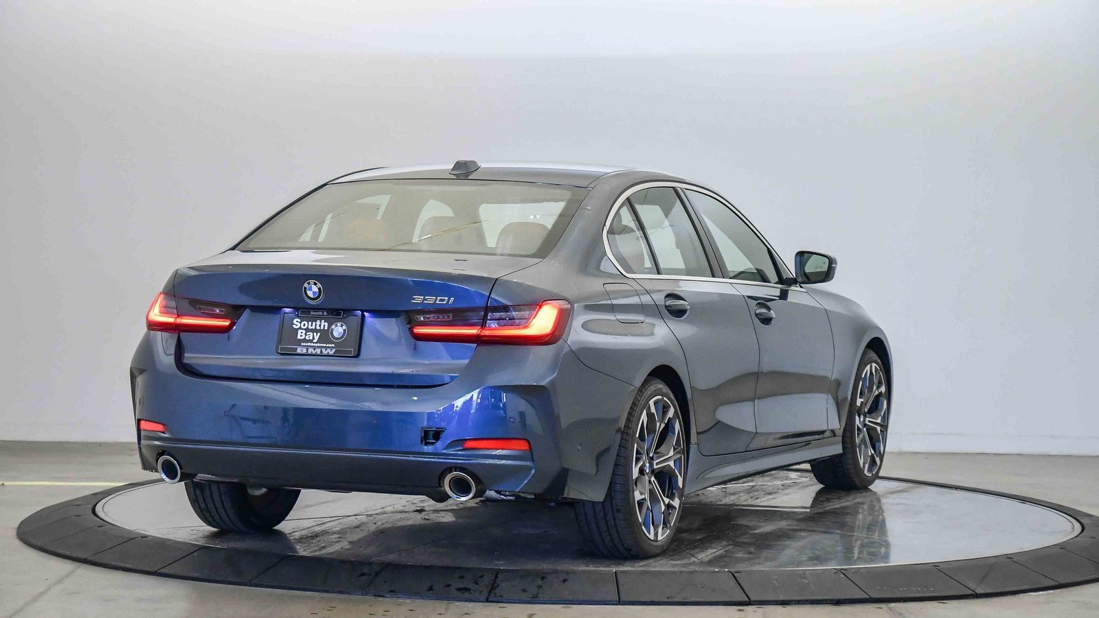 New 2026 BMW 330i Sedan w/ Premium Package image 5