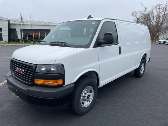 New 2025 GMC Savana 2500 w/ Driver Convenience Package RWD image 3